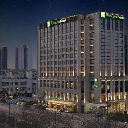 Holiday Inn Express Chengdu Huanhuaxi By Ihg-Near Jinsha Site Musem,Near Wuhou Temple Museum,Welcome Drinks,Free Gym,Free Self-Service Laundry Ченду Екстер'єр фото