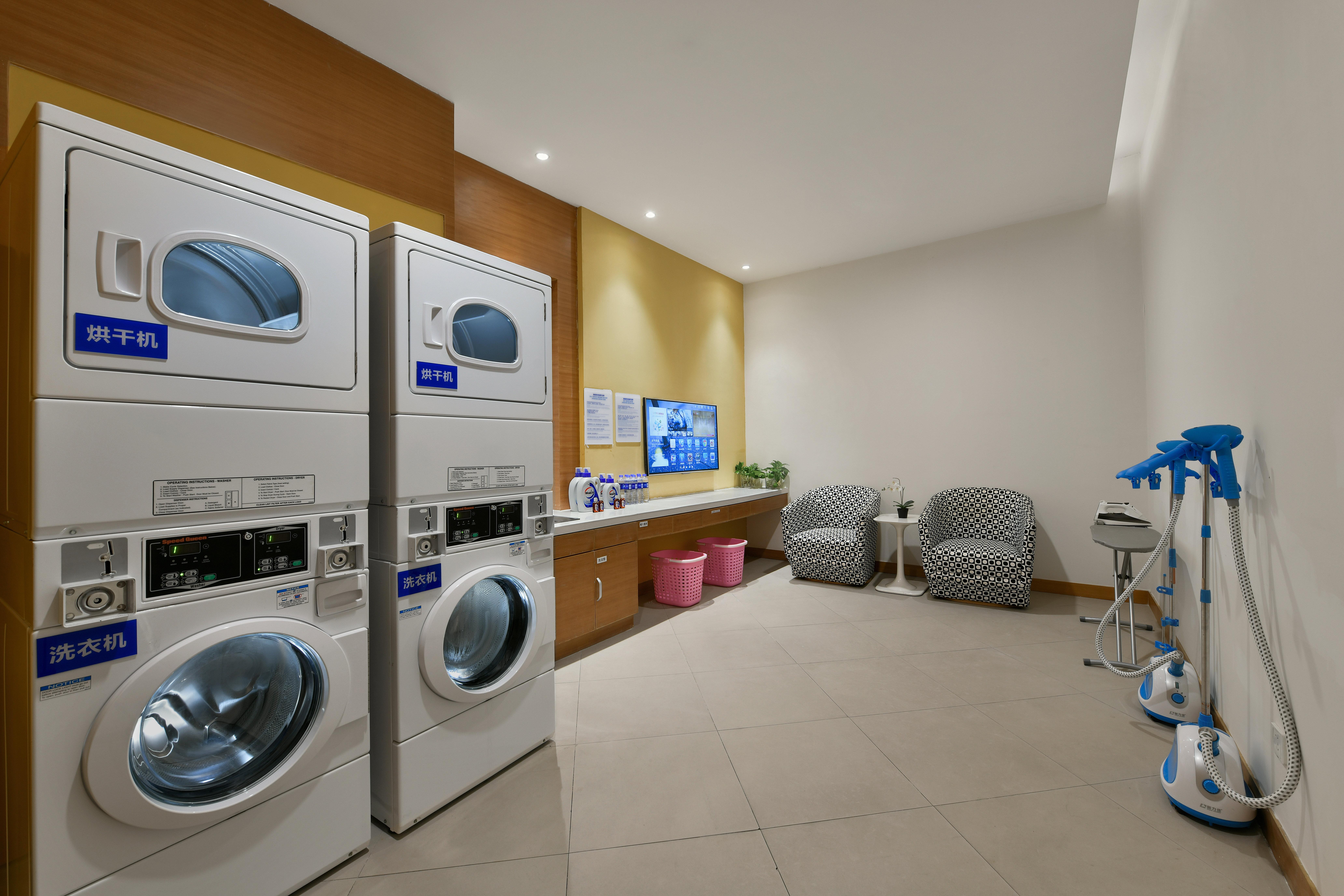 Holiday Inn Express Chengdu Huanhuaxi By Ihg-Near Jinsha Site Musem,Near Wuhou Temple Museum,Welcome Drinks,Free Gym,Free Self-Service Laundry Ченду Екстер'єр фото