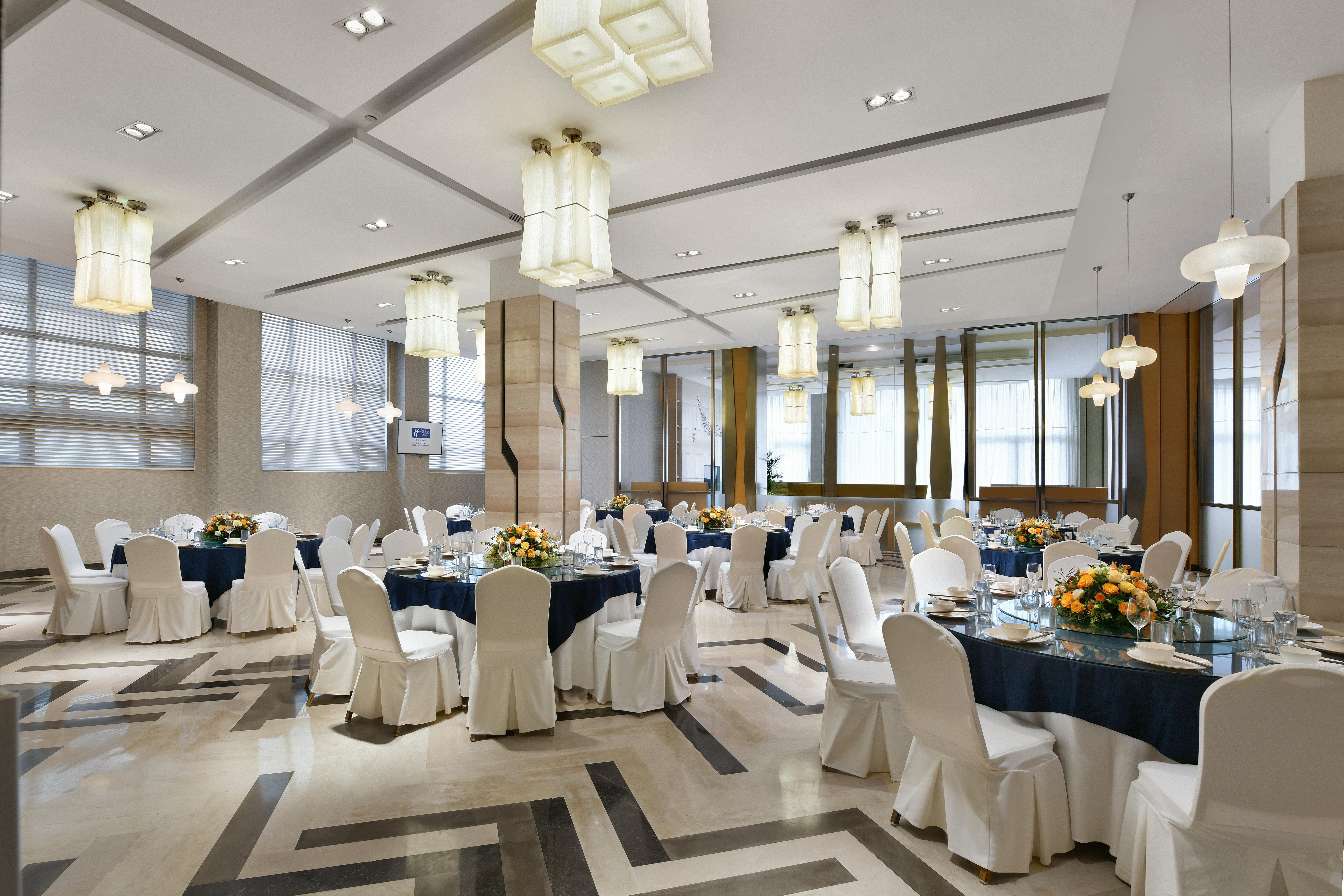 Holiday Inn Express Chengdu Huanhuaxi By Ihg-Near Jinsha Site Musem,Near Wuhou Temple Museum,Welcome Drinks,Free Gym,Free Self-Service Laundry Ченду Екстер'єр фото