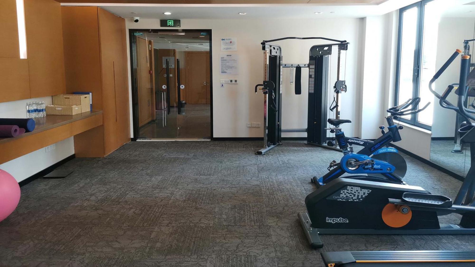 Holiday Inn Express Chengdu Huanhuaxi By Ihg-Near Jinsha Site Musem,Near Wuhou Temple Museum,Welcome Drinks,Free Gym,Free Self-Service Laundry Ченду Екстер'єр фото