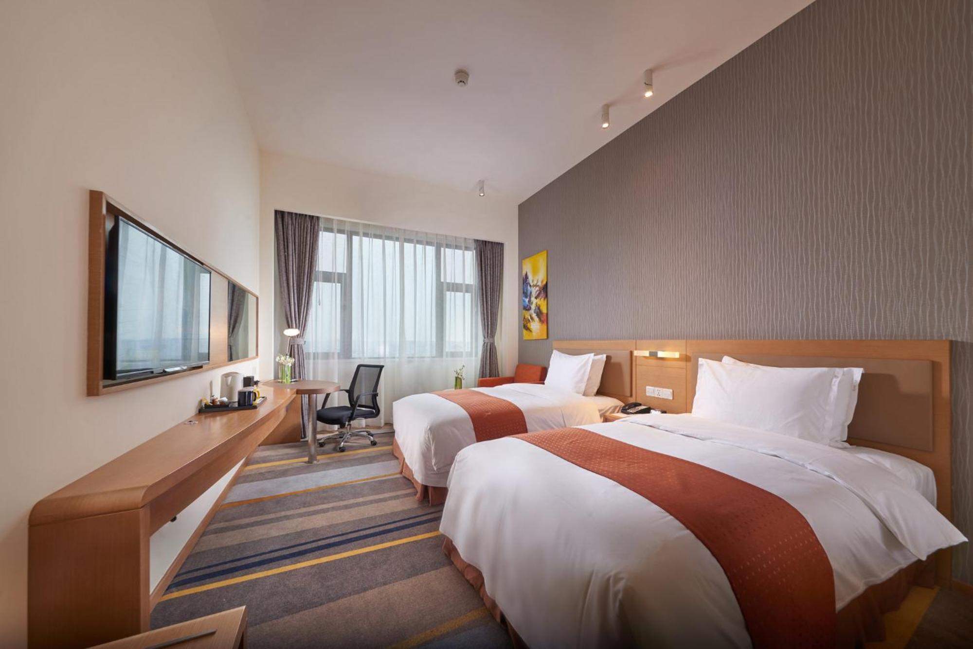 Holiday Inn Express Chengdu Huanhuaxi By Ihg-Near Jinsha Site Musem,Near Wuhou Temple Museum,Welcome Drinks,Free Gym,Free Self-Service Laundry Ченду Екстер'єр фото