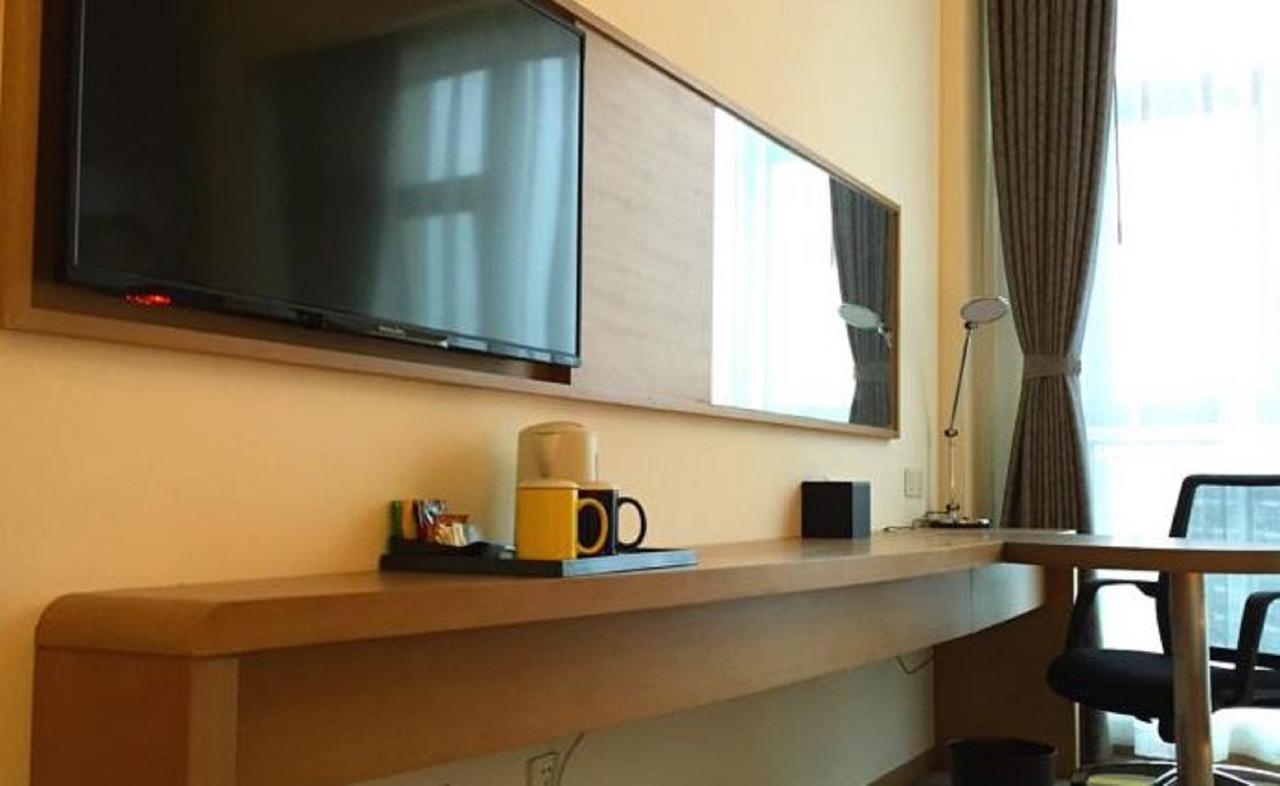 Holiday Inn Express Chengdu Huanhuaxi By Ihg-Near Jinsha Site Musem,Near Wuhou Temple Museum,Welcome Drinks,Free Gym,Free Self-Service Laundry Ченду Екстер'єр фото