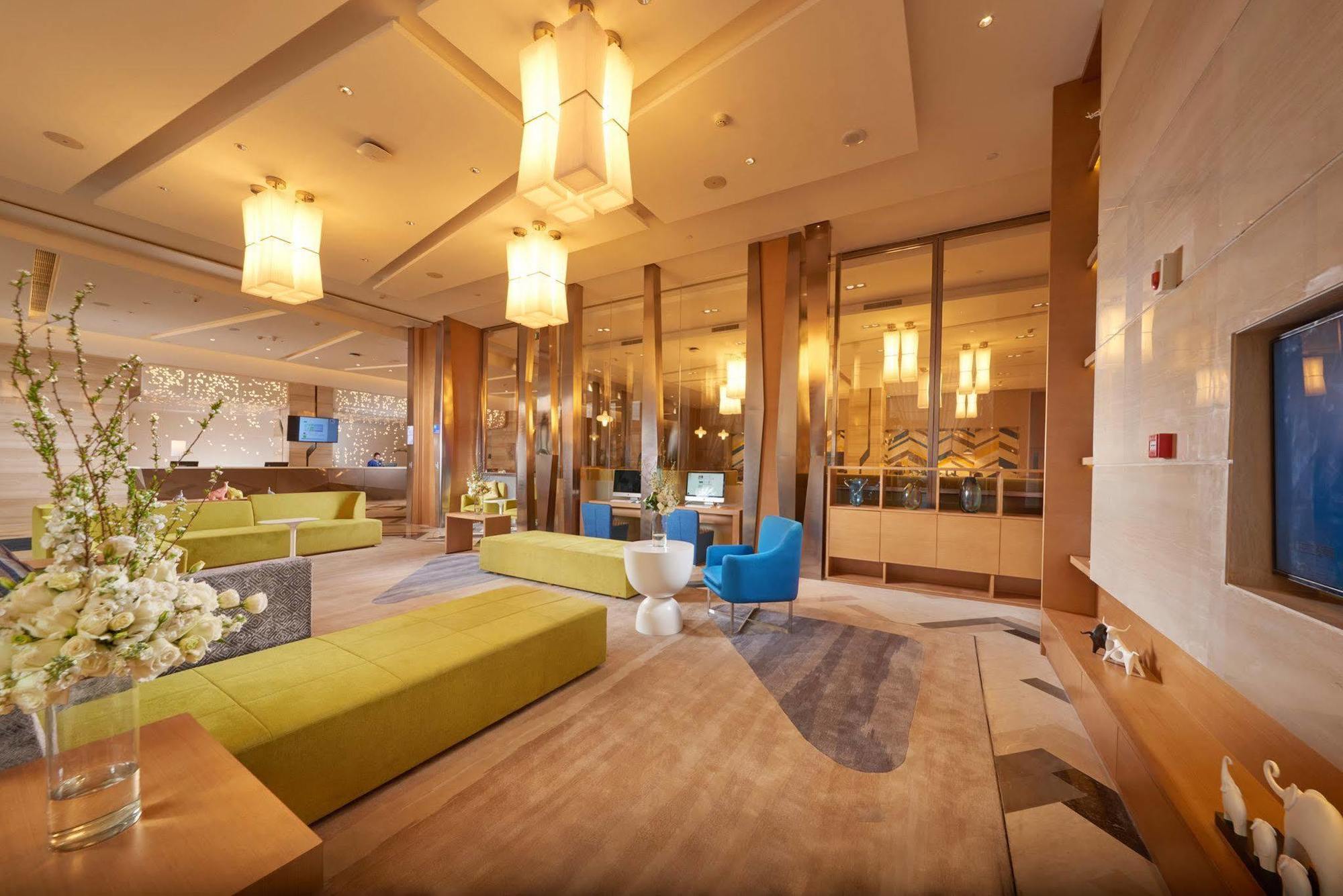 Holiday Inn Express Chengdu Huanhuaxi By Ihg-Near Jinsha Site Musem,Near Wuhou Temple Museum,Welcome Drinks,Free Gym,Free Self-Service Laundry Ченду Екстер'єр фото